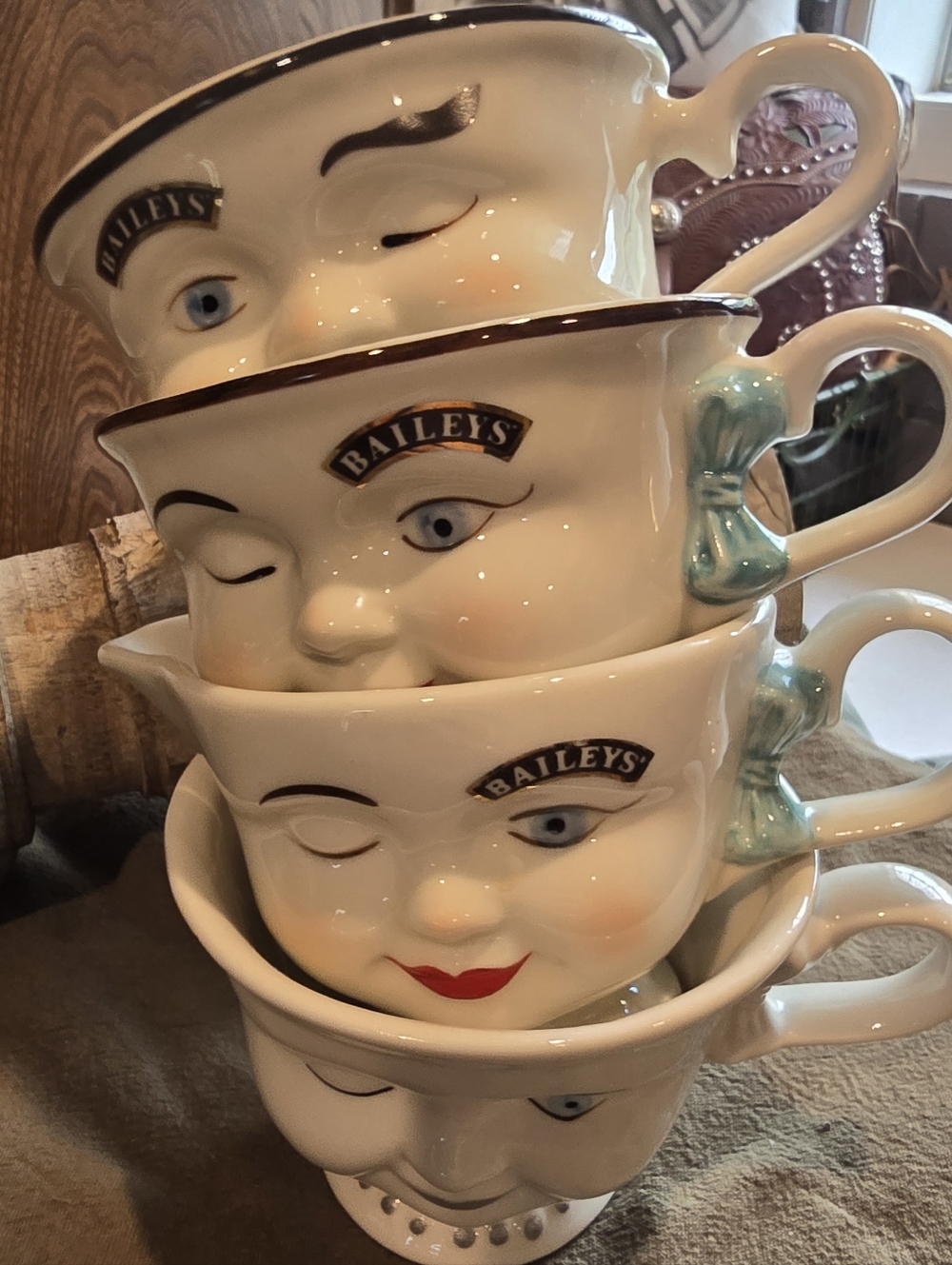Set Of 4 Baileys Irish Creme Winking Mugs And Creamer